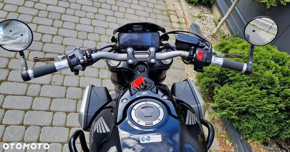 Honda CB - 8