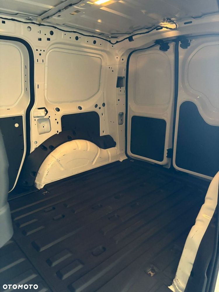 Volkswagen Caddy Cargo - 25