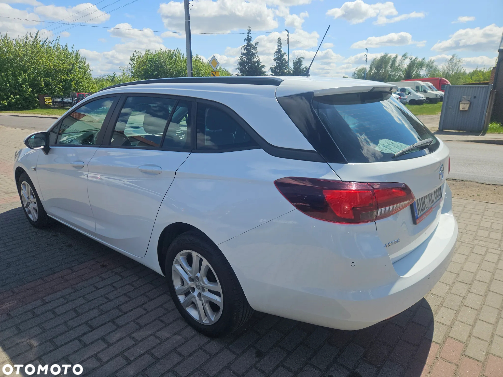 Opel Astra 1.6 D (CDTI) Automatik Edition - 3