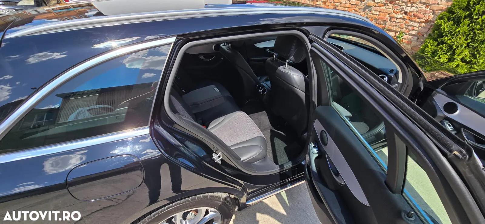 Mercedes-Benz C 220 d 4Matic T 9G-TRONIC AMG Line - 15
