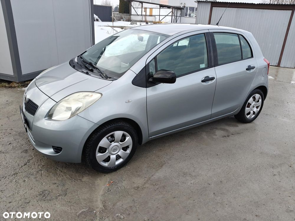 Toyota Yaris - 1