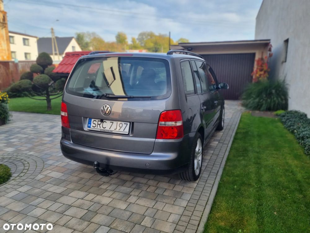 Volkswagen Touran 2004 photo 5