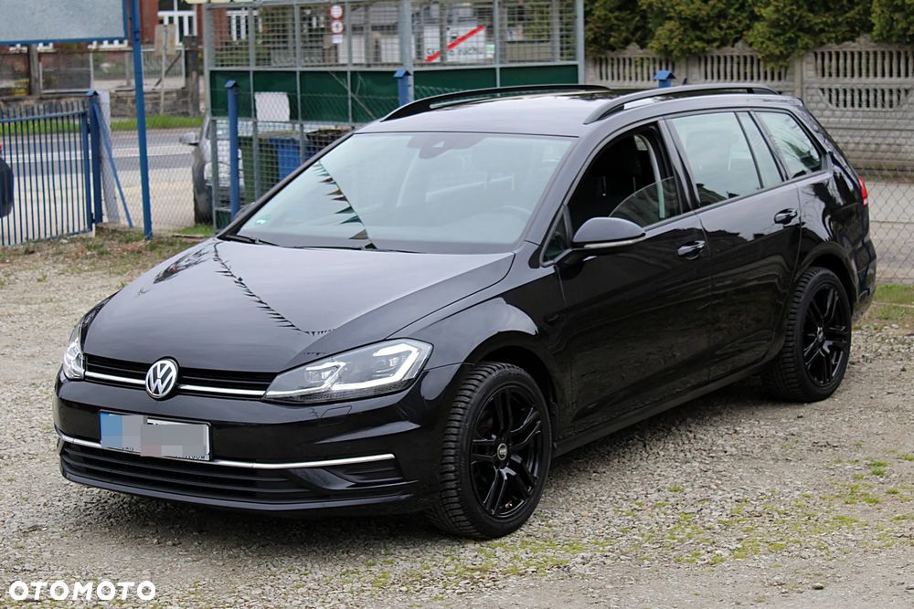 Volkswagen Golf - 6