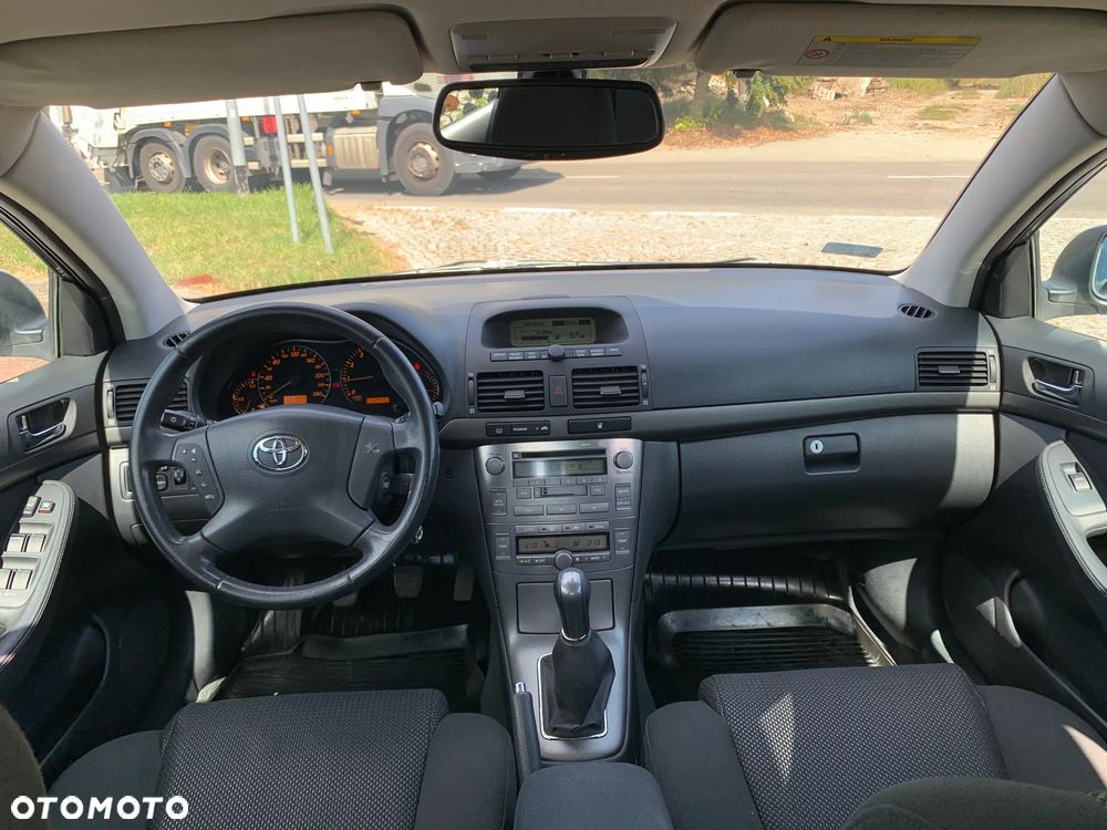 Toyota Avensis 1.8 VVT-i Sol - 24