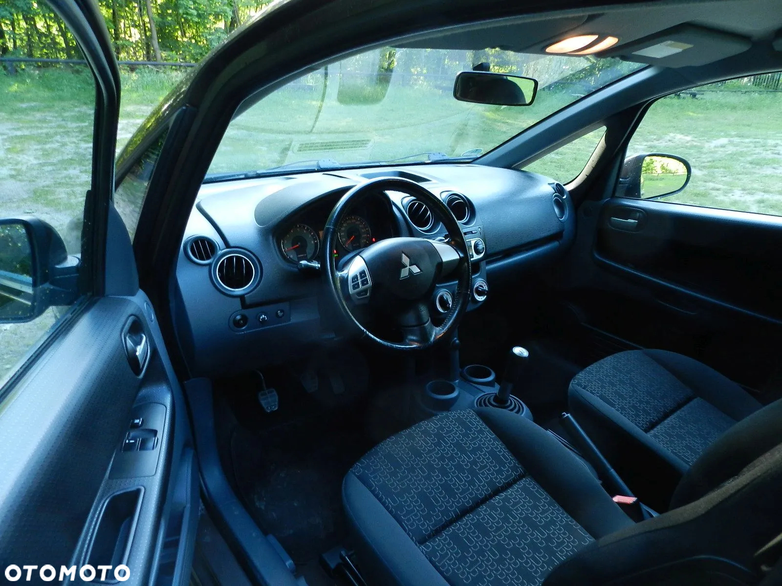 Mitsubishi Colt - 13