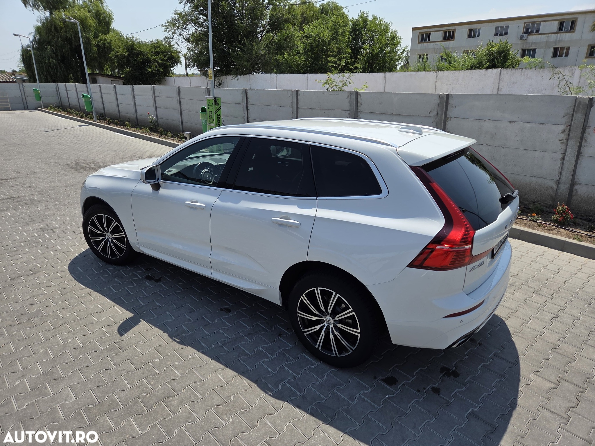 Volvo XC 60 D4 AWD R-Design - 4