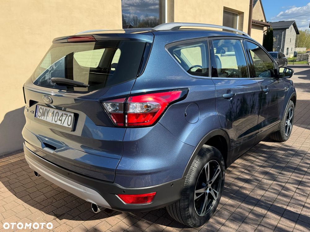 Ford Kuga 1.5 EcoBoost 2x4 Titanium - 4