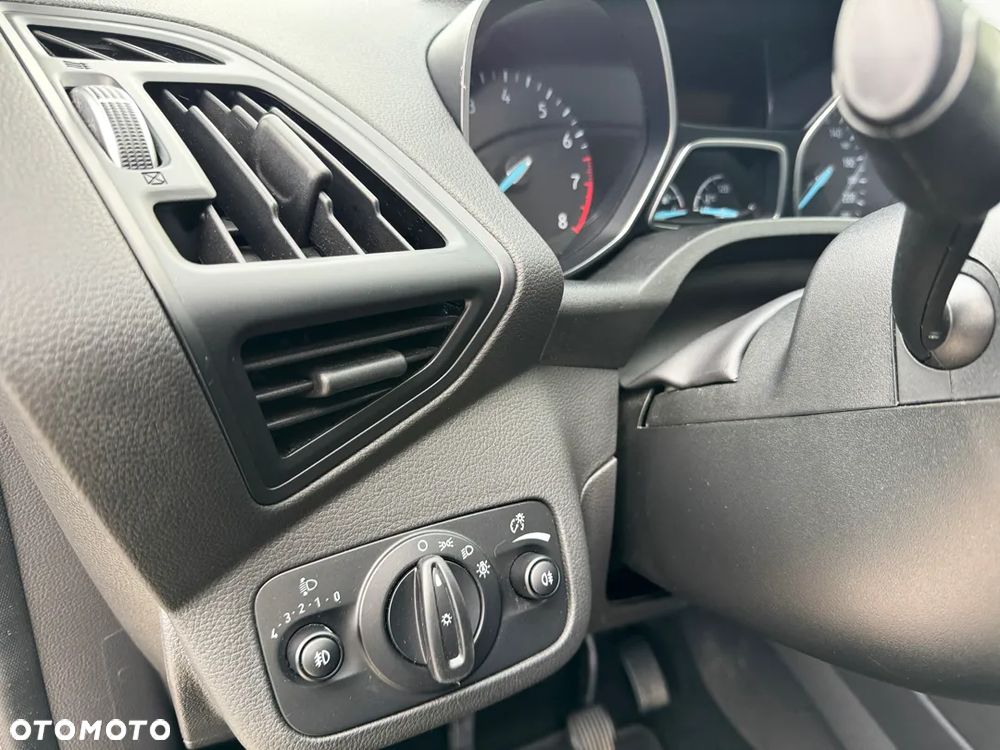 Ford Kuga 1.5 EcoBoost 2x4 Titanium - 26
