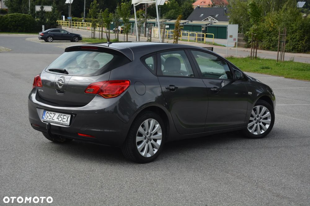 Opel Astra - 2