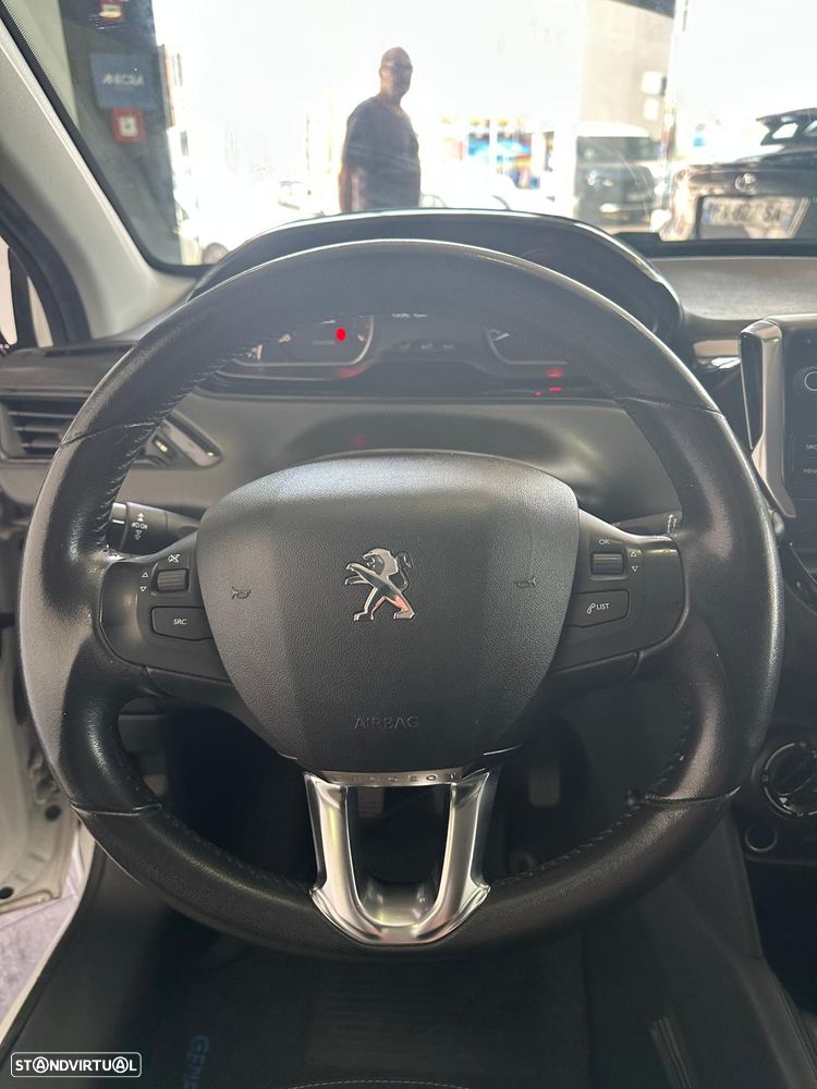 Peugeot 208 1.2 PureTech Allure - 10