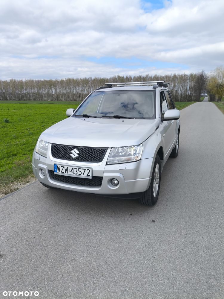 Suzuki Grand Vitara 2.0 Comfort + - 1