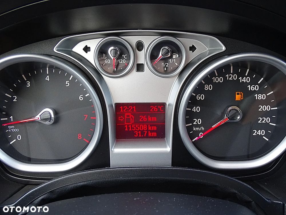 Ford Focus 1.6 16V Ghia - 32