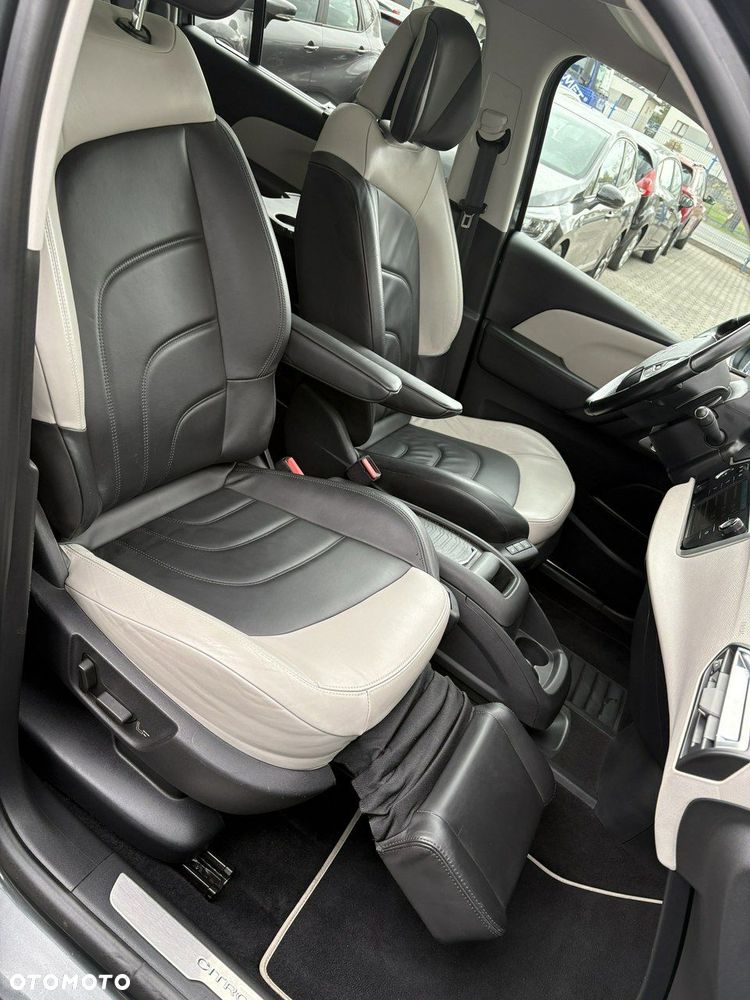 Citroën C4 Grand Picasso - 25