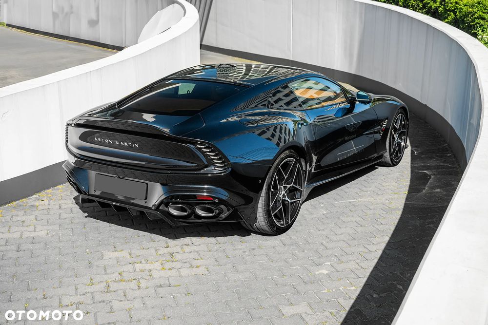 Aston Martin Vanquish - 3