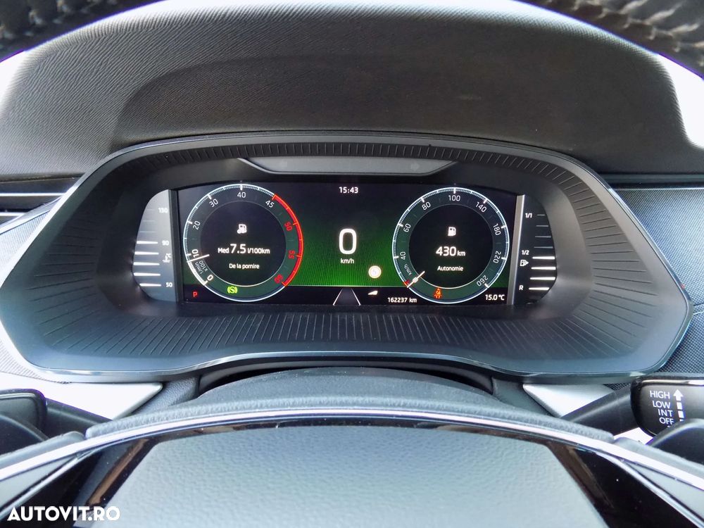 Skoda Octavia 2.0 TDI STYLE DSG - 15