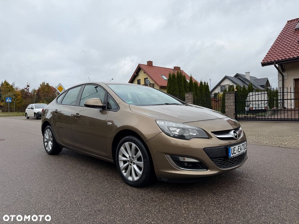 Opel Astra 1.4 Turbo Edition - 12