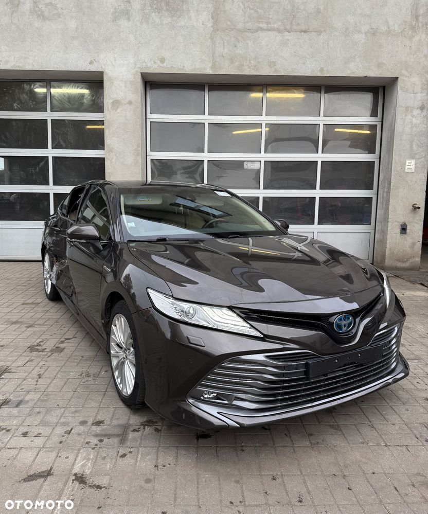 Toyota Camry - 2