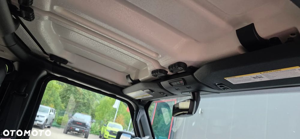 Jeep Wrangler - 37