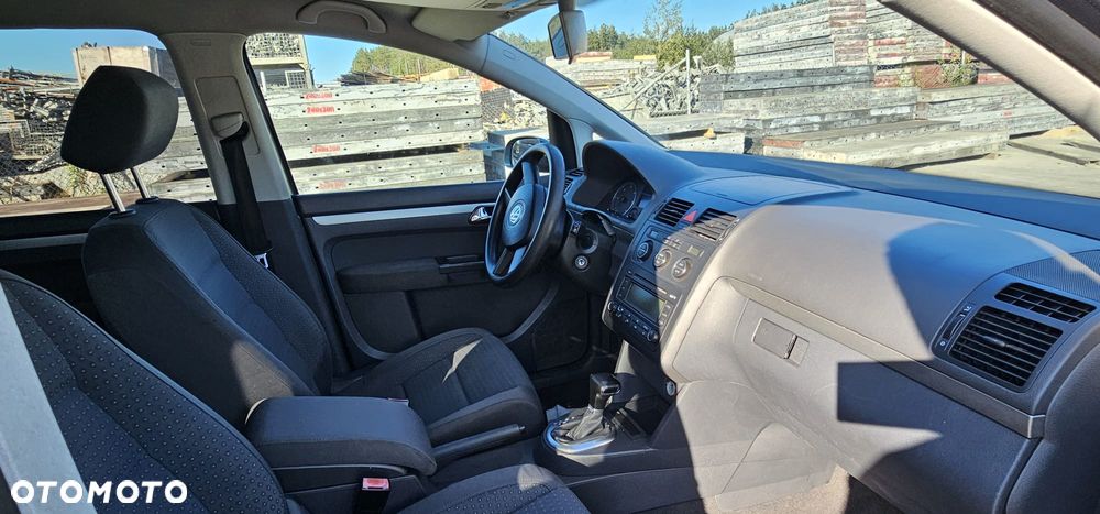 Volkswagen Touran - 16