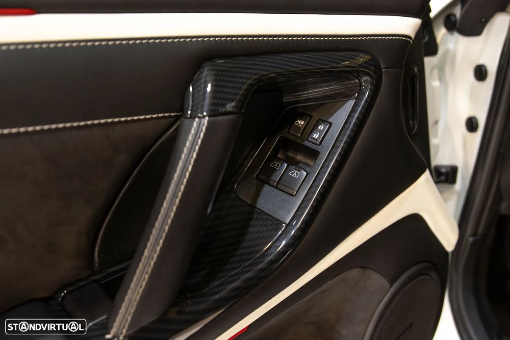 Nissan GT-R Black Edition - 18