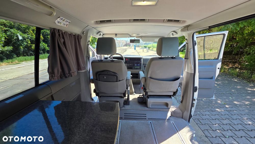 Volkswagen Multivan - 15