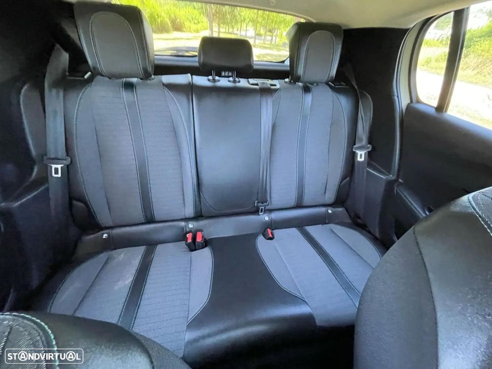 Peugeot e-208 50 kWh Allure - 32