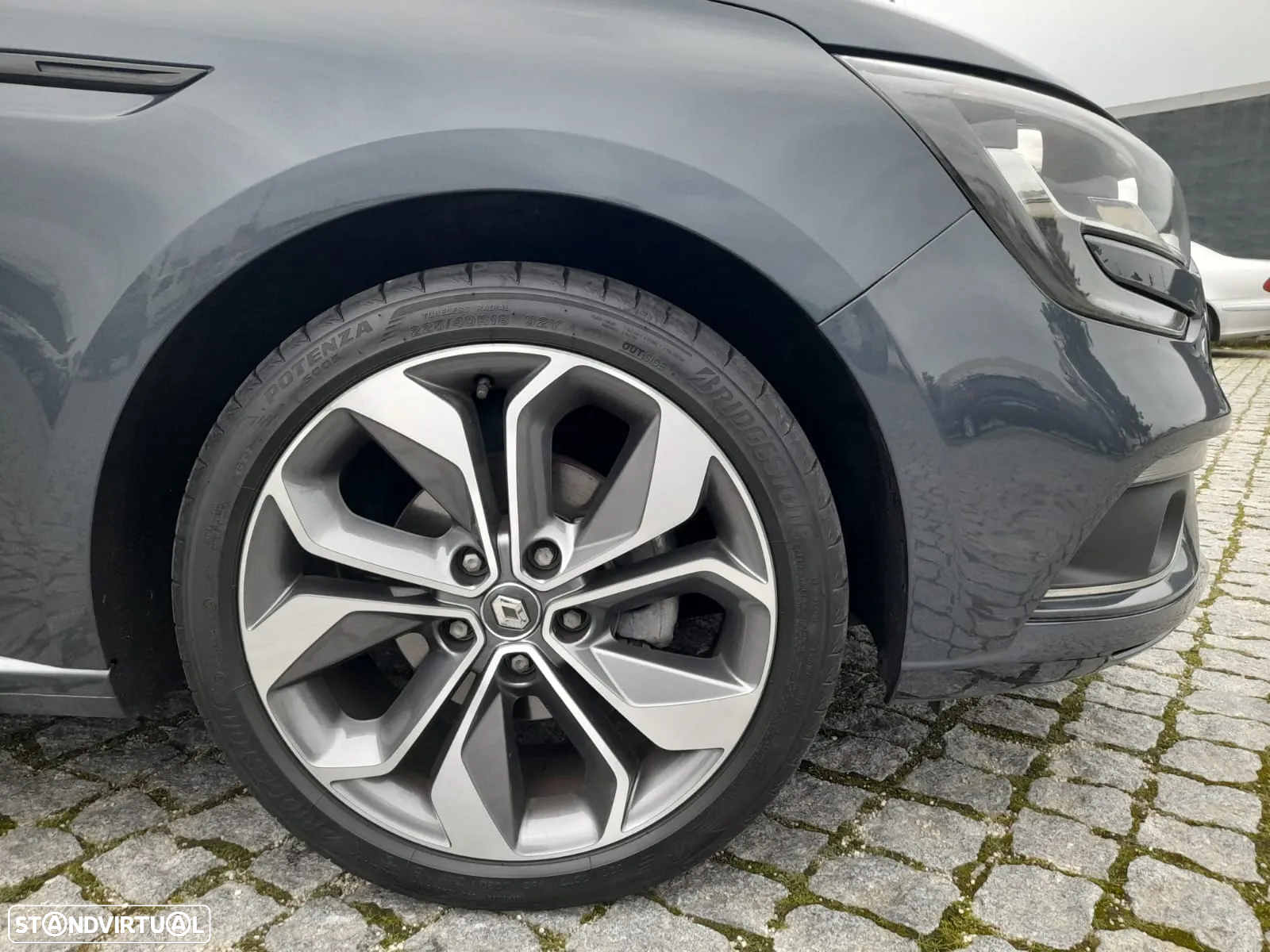 Renault Mégane 1.5 Blue dCi Equilibre EDC - 11