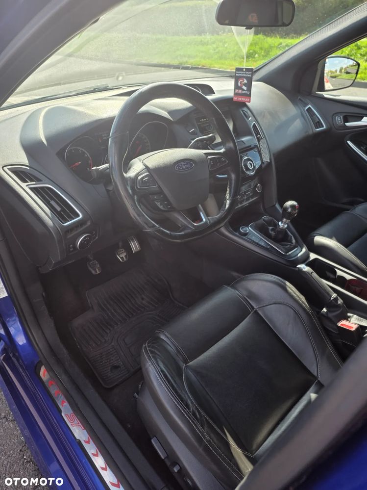 Ford Focus 2.0 EcoBoost ST - 7