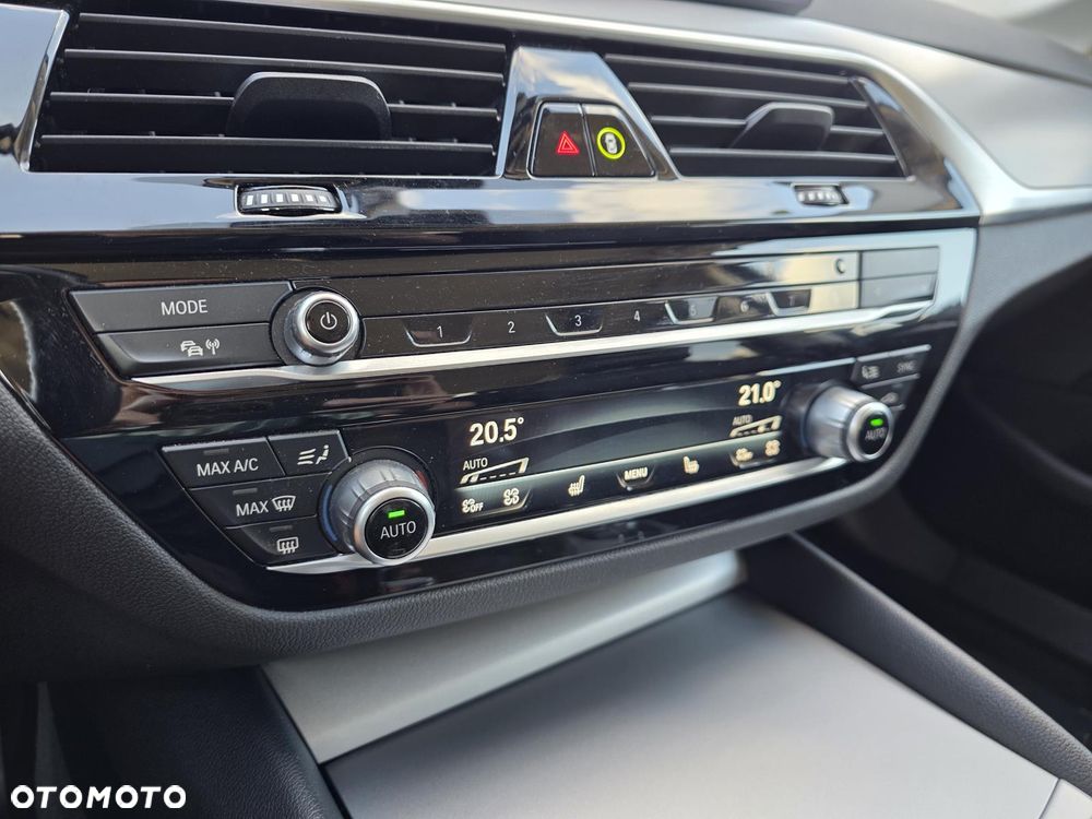 BMW Seria 5 520d xDrive mHEV - 20