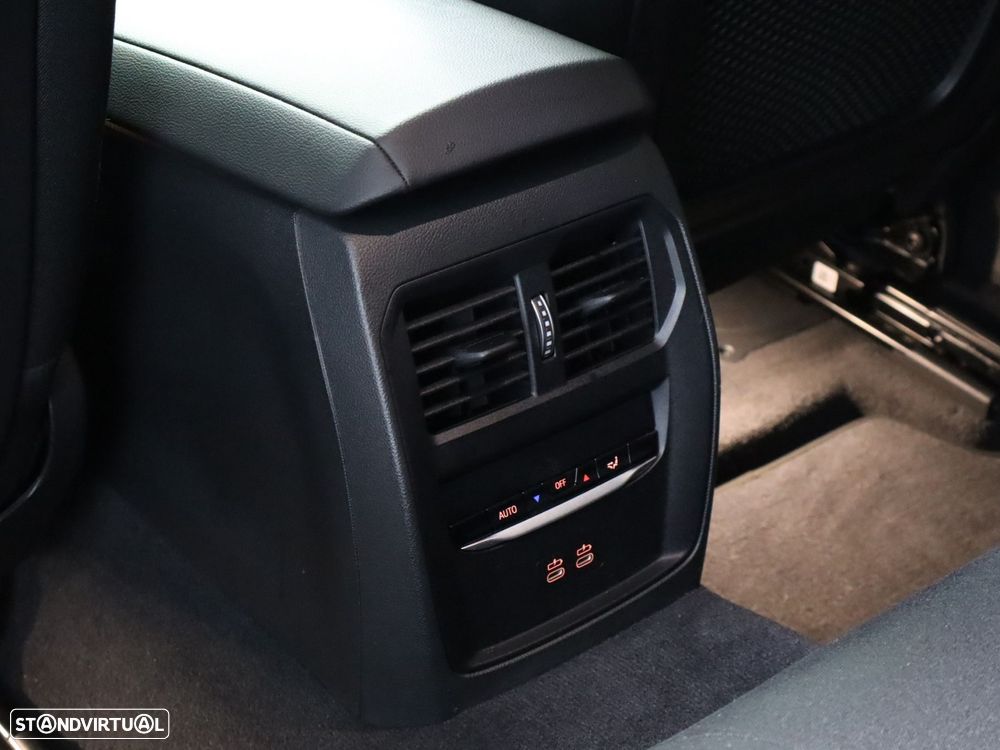 BMW 320 d Auto - 11