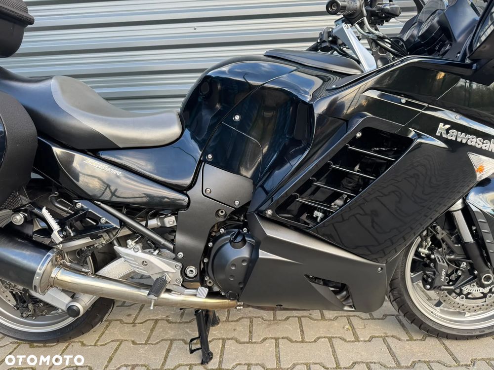 Kawasaki GTR - 17
