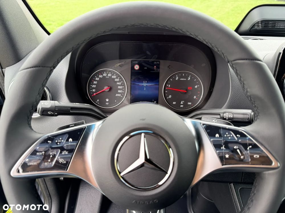 Mercedes-Benz Sprinter - 30