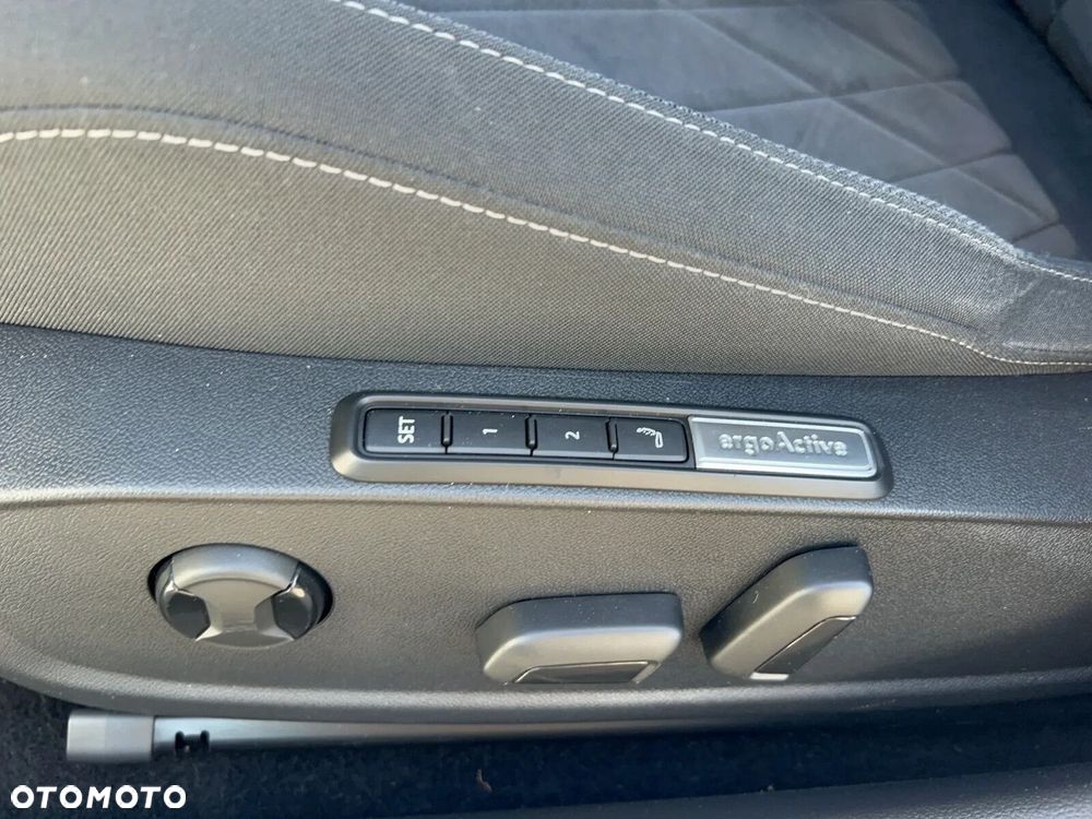 Volkswagen Golf - 18