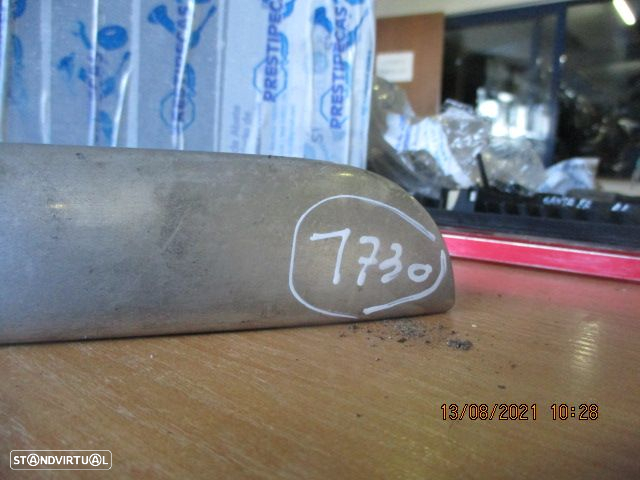 Grelha Friso 8D9827574 AUDI A4 SW 1996 5P MALA LUZ DE MATRICULA  AUDI A4 B5 AVANT 1996 1.9TDI 110CV 5P CINZA MALA - 2