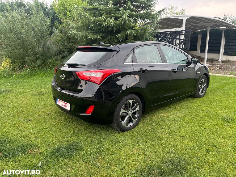 Hyundai i30 1.6 CRDI blue Style - 3