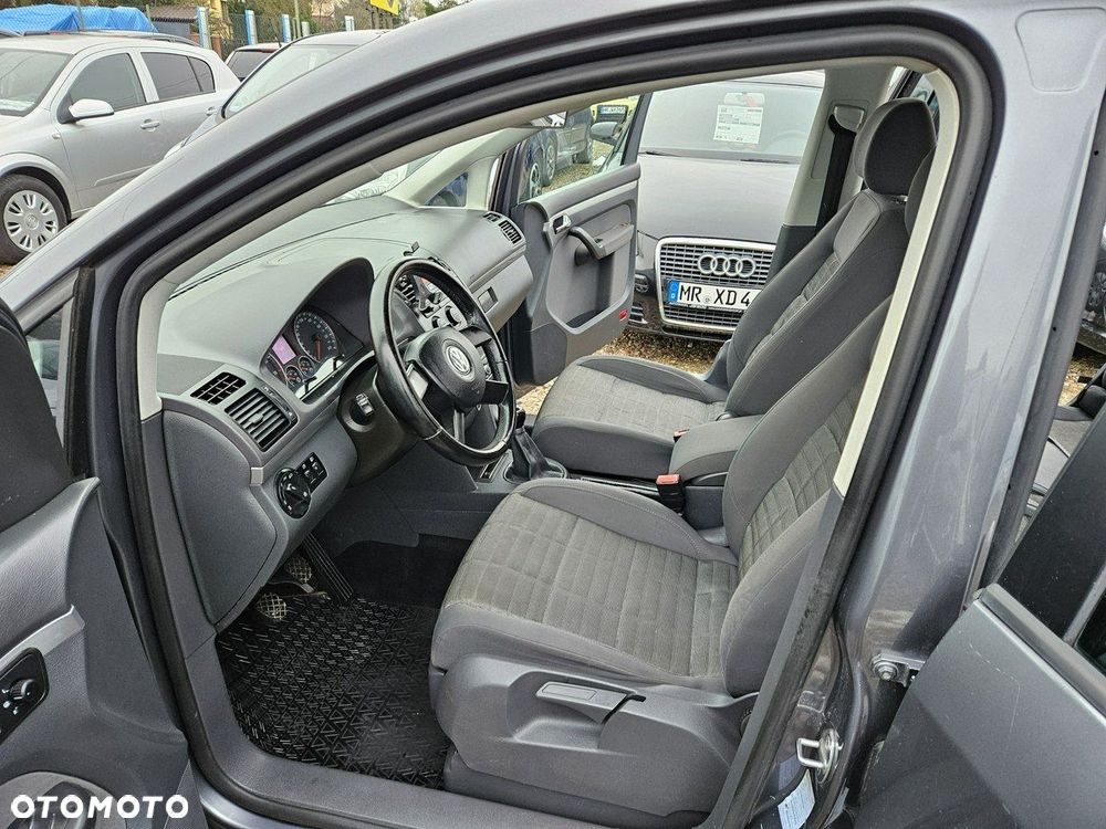 Volkswagen Touran - 7