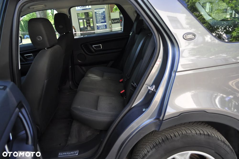 Land Rover Discovery Sport D150 R-Dynamic - 8