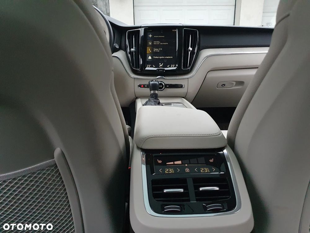 Volvo XC 60 - 4