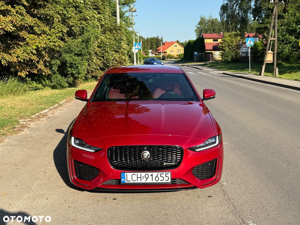 Jaguar XE - 3