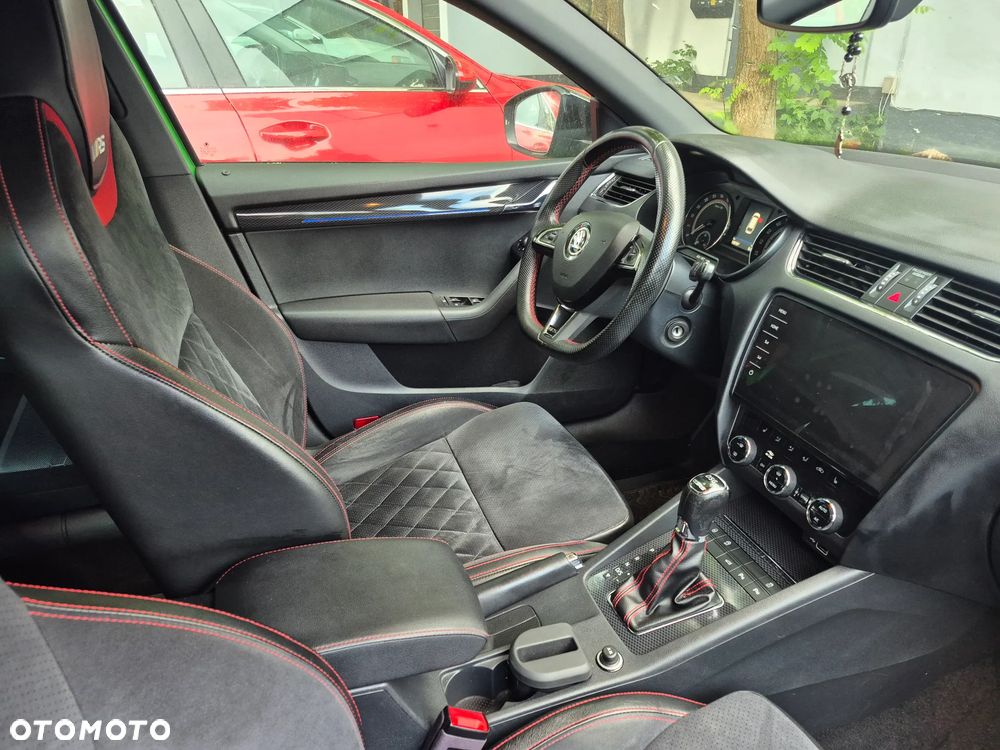 Skoda Octavia 2.0 TDI RS DSG - 4
