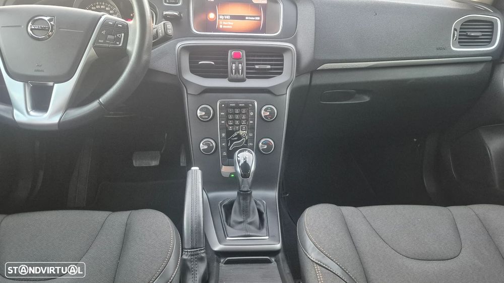 Volvo V40 1.5 T3 Sport Edition Plus Geartronic - 12