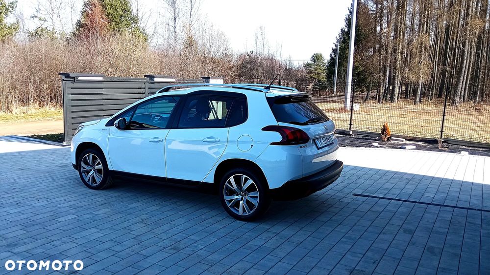 Peugeot 2008 1.2 Pure Tech Style - 7