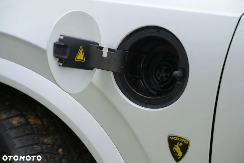 Volvo XC 90 T8 AWD Plug-In Hybrid Momentum 7os - 19