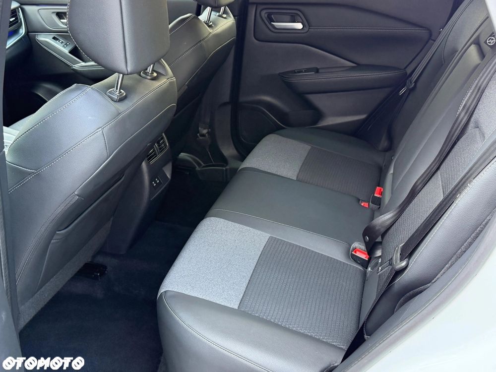 Nissan Qashqai 1.3 DIG-T mHEV N-Connecta Xtronic - 33