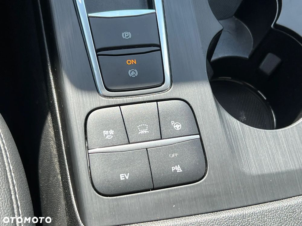 Ford Kuga 2.5 Duratec PHEV TITANIUM - 29