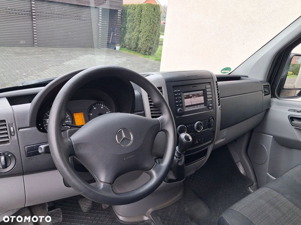 Mercedes-Benz Sprinter - 8