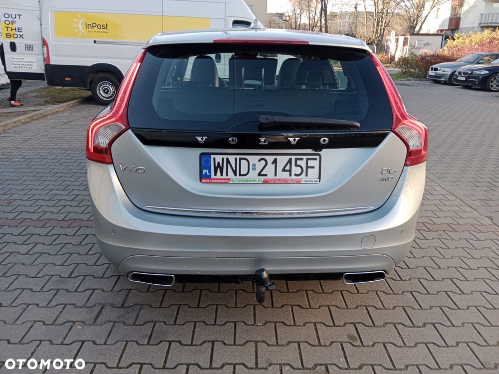Volvo V60 D6 AWD Plug-in Hybrid Summum - 9