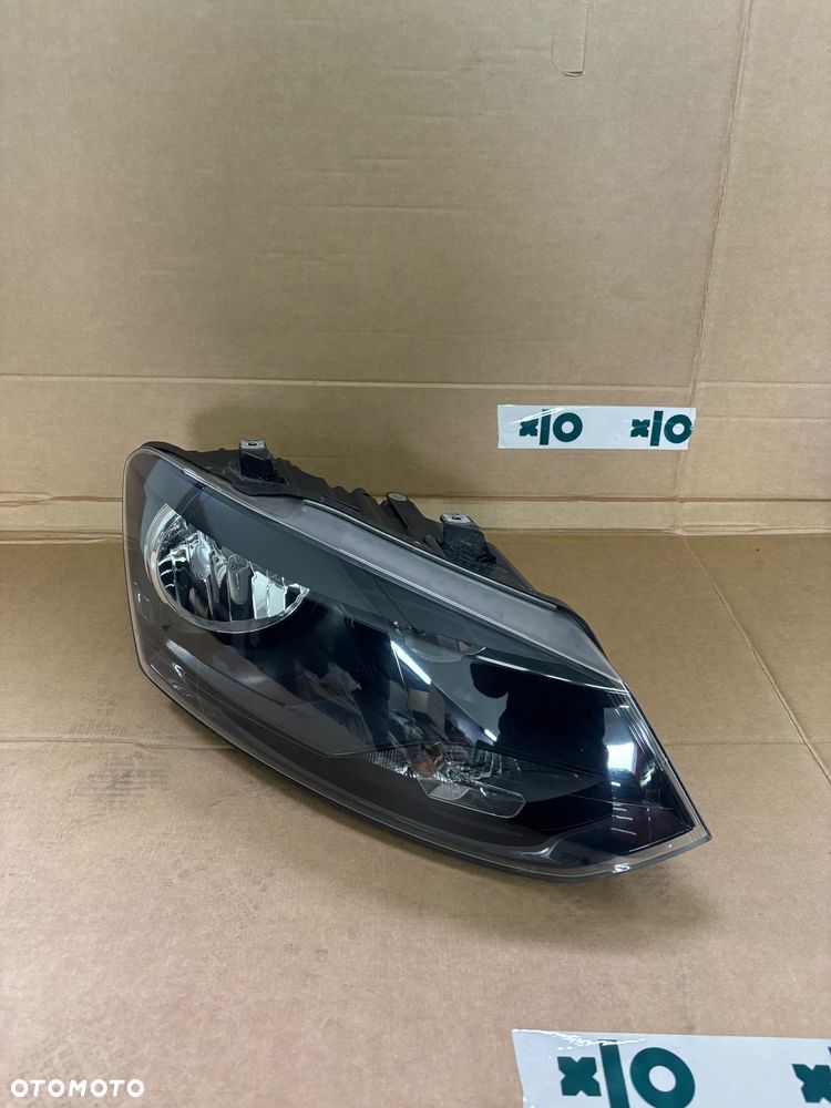VW POLO 6R LAMPA PRAWY PRZOD PRZEDNIA 6R1947008 G