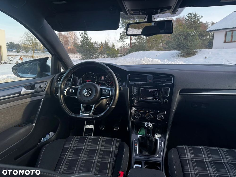 Volkswagen Golf 2.0 TDI BMT GTD - 8