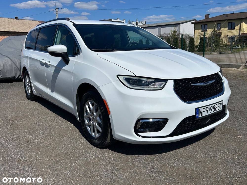 Chrysler Pacifica - 1